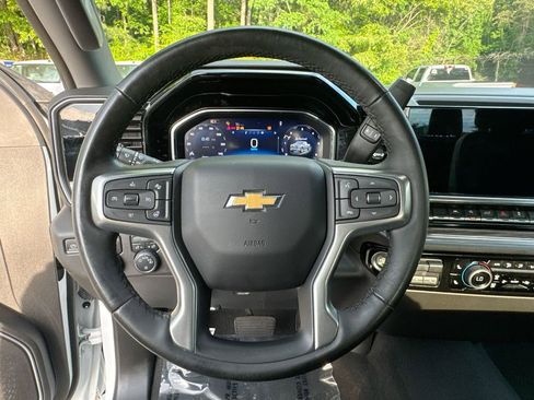 Used 2024 Chevrolet Silverado 1500 LT RWD image 16