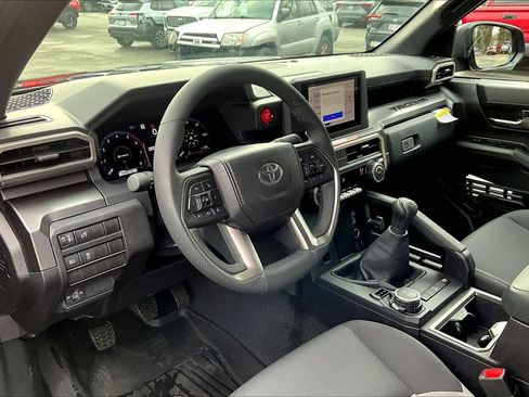 Used 2025 Toyota Tacoma TRD Off-Road image 17