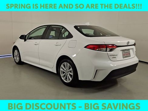 Used 2026 Toyota Corolla LE w/ LE Premium Package image 5