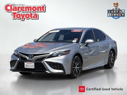 Certified 2022 Toyota Camry SE w/ Convenience Package FWD image 1