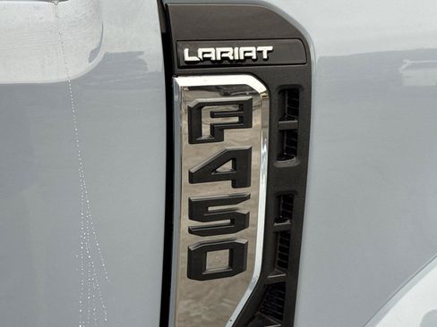 Used 2025 Ford F450 Lariat w/ Lariat Ultimate Package AWD/4WD image 8