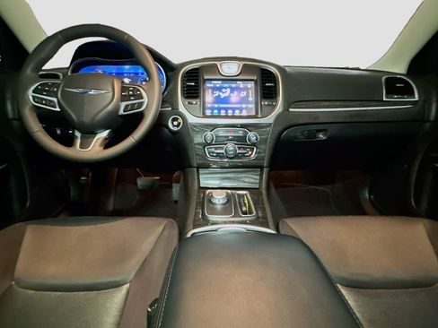 Used 2022 Chrysler 300 Touring w/ Sport Appearance Package AWD/4WD image 9