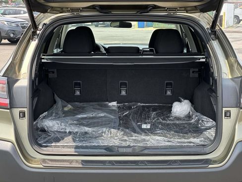 Used 2025 Subaru Outback Premium AWD/4WD image 17