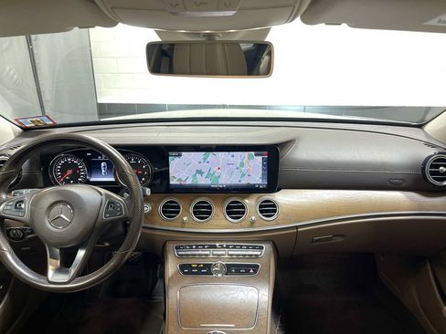 Used 2018 Mercedes-Benz E 400 4MATIC Sedan image 10