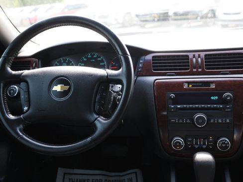 Used 2011 Chevrolet Impala LT w/ Luxury Edition Package FWD image 21