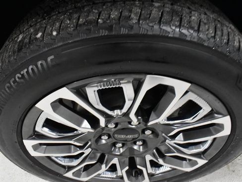 Used 2023 GMC Sierra 1500 Denali Ultimate image 9