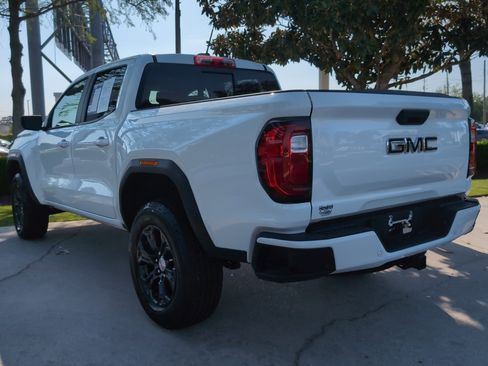 Used 2024 GMC Canyon AT4 w/ AT4 Premium Package AWD/4WD image 8