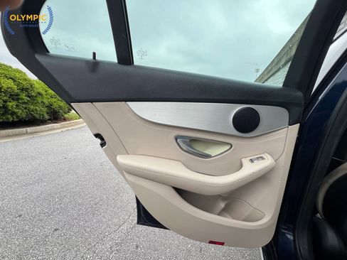 Used 2016 Mercedes-Benz C 300 4MATIC Sedan image 47