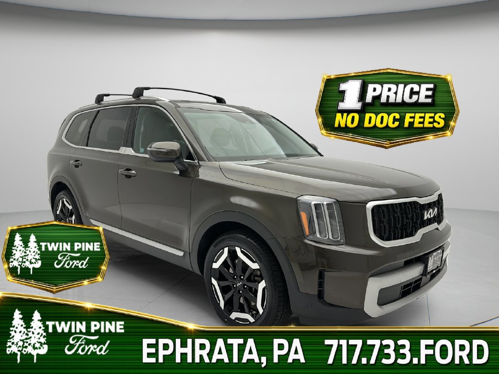 Used 2024 Kia Telluride EX w/ EX Captain's Chair Package AWD/4WD image 1