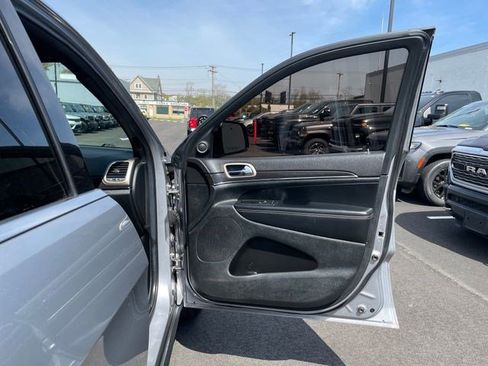 Used 2014 Jeep Grand Cherokee Limited AWD/4WD image 9
