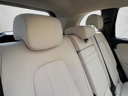 Used 2023 Mercedes-Benz GLB 250 image 18