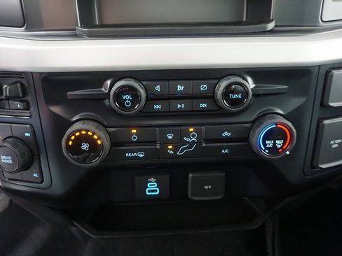 Used 2023 Ford F450 XLT w/ XLT Value Package image 24