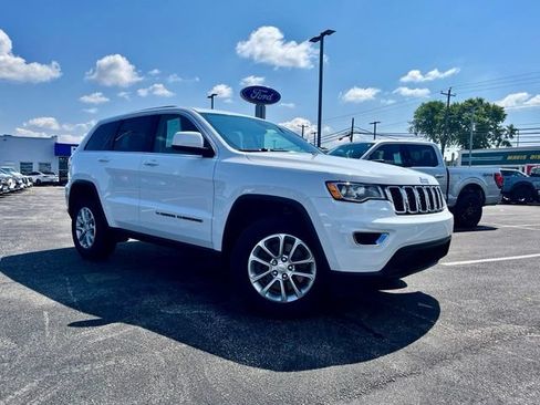Used 2022 Jeep Grand Cherokee Laredo E AWD/4WD image 1