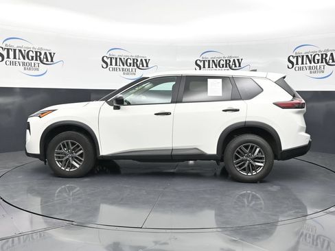 Used 2024 Nissan Rogue S FWD image 5