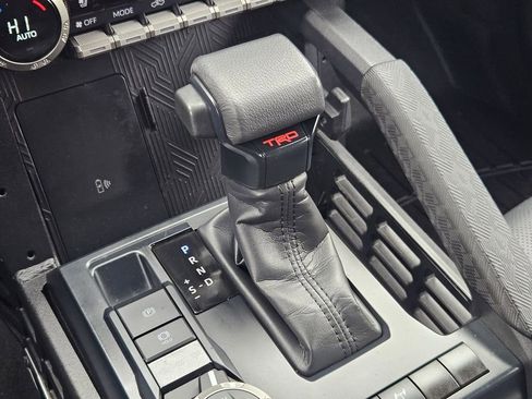 Used 2025 Toyota Tacoma TRD Off-Road w/ TRD Off Road Premium Package AWD/4WD image 25