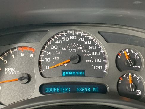Used 2003 Chevrolet Silverado 3500 LS w/ Skid Plate Package AWD/4WD image 19