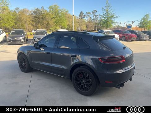 Used 2018 Porsche Macan Turbo image 3
