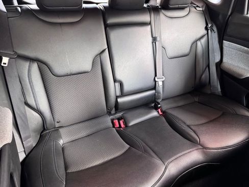 Used 2024 Jeep Compass Latitude image 17