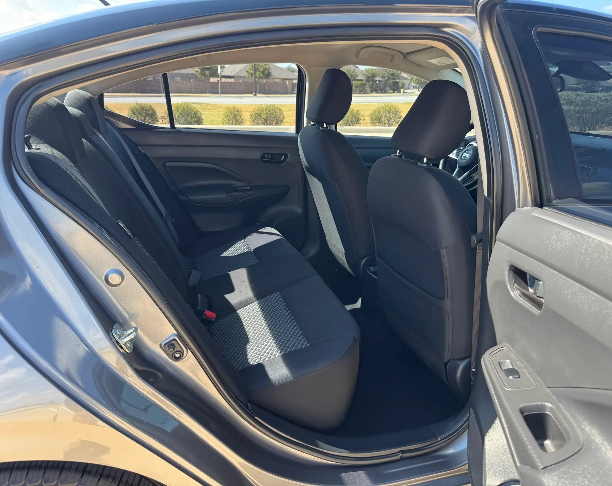 Used 2021 Nissan Versa S FWD image 26