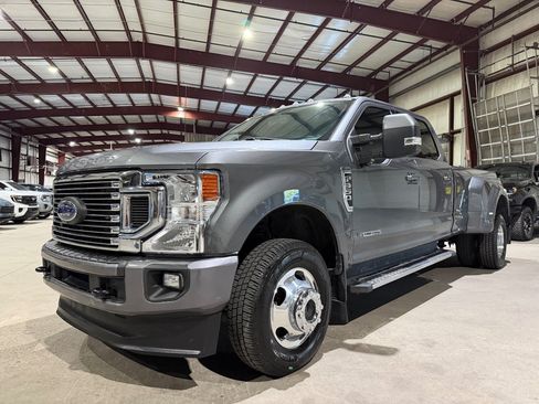 Used 2022 Ford F350 Lariat AWD/4WD image 9