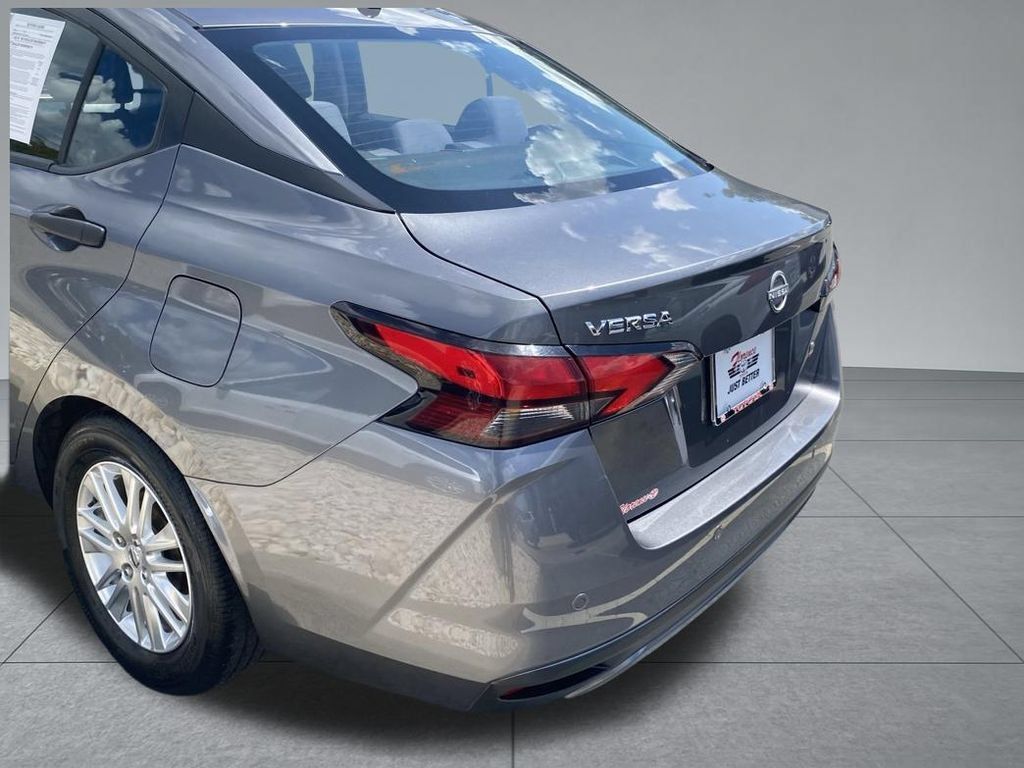 Used 2024 Nissan Versa S FWD image 11