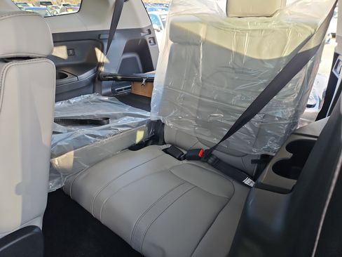 New 2025 Honda Pilot EX-L image 22