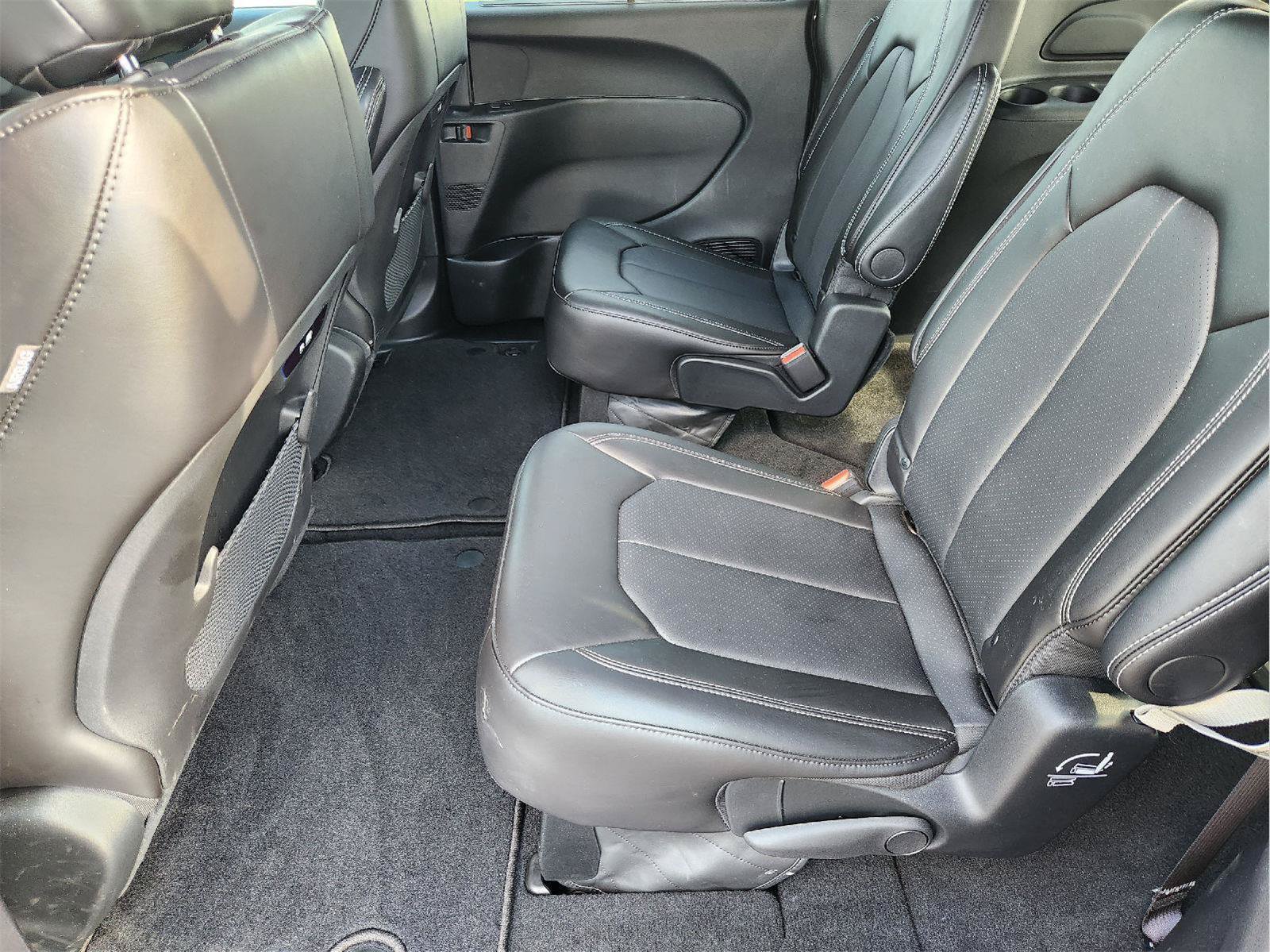 Used 2025 Chrysler Pacifica Select FWD image 26