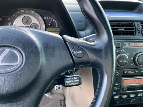 Used 2002 Lexus IS 300 SportCross image 23