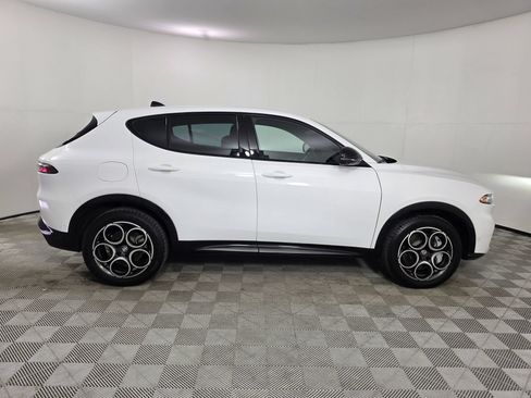 Used 2025 Alfa Romeo Tonale w/ Premium Package AWD/4WD image 8