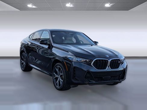 Certified 2024 BMW X6 M60i w/ Dynamic Handling Package image 7