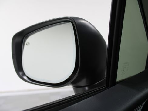 Used 2021 Subaru Crosstrek 2.0i Premium image 18