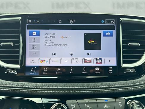 Used 2025 Chrysler Pacifica Limited FWD image 12