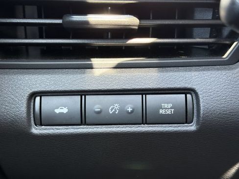 Used 2025 Nissan Altima 2.5 S FWD image 22