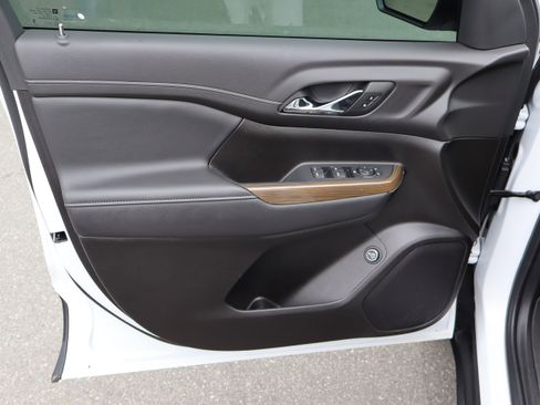 Certified 2023 GMC Acadia SLE w/ Driver Convenience Package image 15