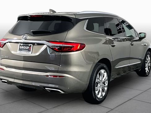 Used 2020 Buick Enclave Avenir w/ Avenir Technology Package FWD image 12