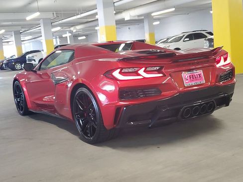 Used 2024 Chevrolet Corvette Z06 RWD image 5