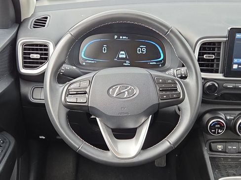 Used 2026 Hyundai Venue SEL FWD image 23