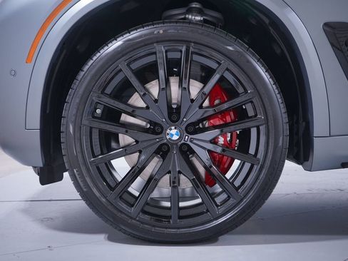 New 2026 BMW X5 M60i image 2