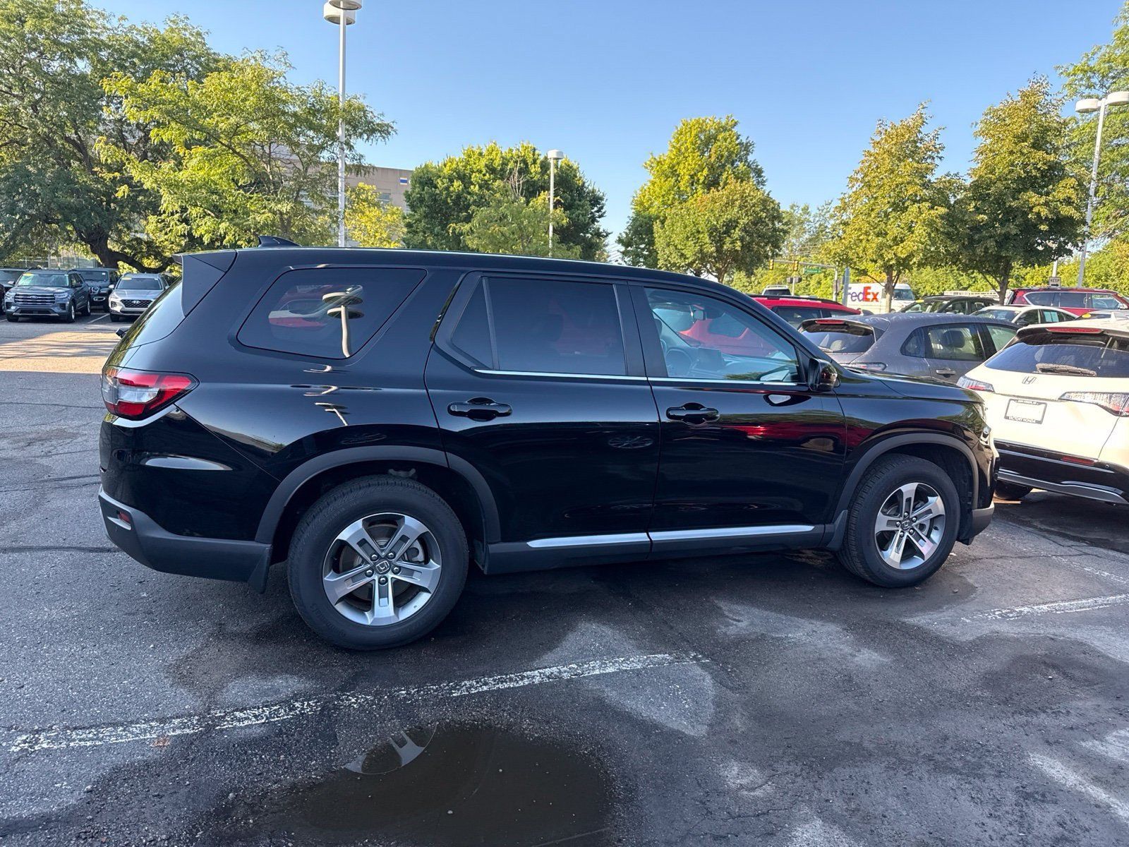 Used 2025 Honda Pilot EX-L image 9