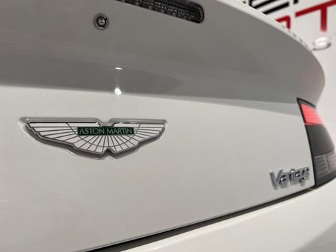 Used 2013 Aston Martin V8 Vantage Roadster image 17