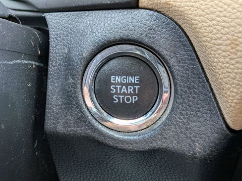 Used 2021 Toyota RAV4 XLE Premium image 30