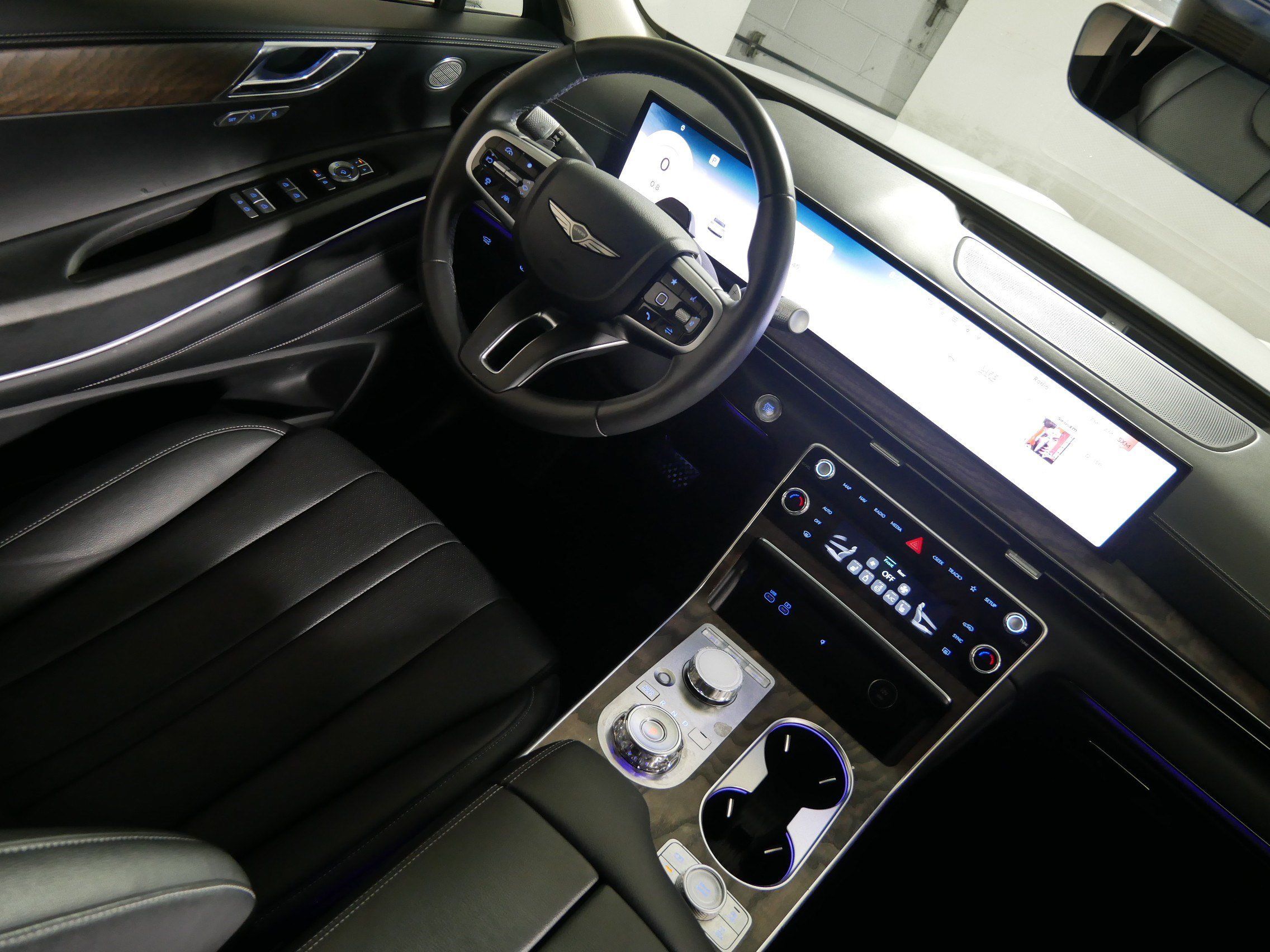 Used 2025 Genesis GV80 2.5T Select AWD/4WD image 9