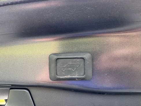 Used 2024 Toyota RAV4 XLE w/ Convenience Package image 10