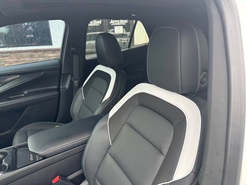 Used 2024 Chevrolet Blazer EV LT AWD/4WD image 2