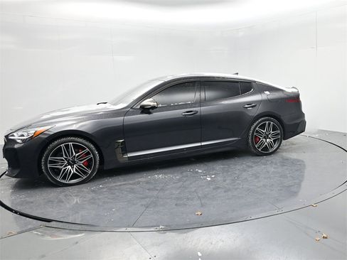 Certified 2022 Kia Stinger GT2 image 4