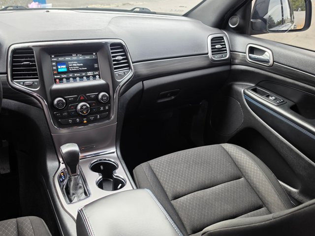 Used 2019 Jeep Grand Cherokee Laredo AWD/4WD image 20