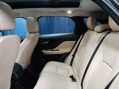 Used 2017 Jaguar F-PACE Premium image 19
