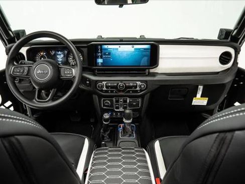 Used 2026 Jeep Wrangler Unlimited Sport image 38