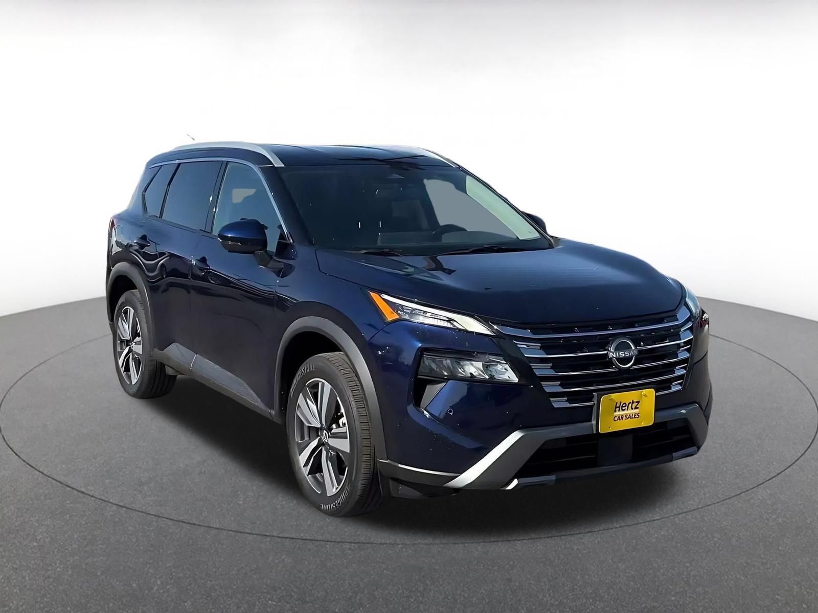 Used 2026 Nissan Rogue SL FWD image 3