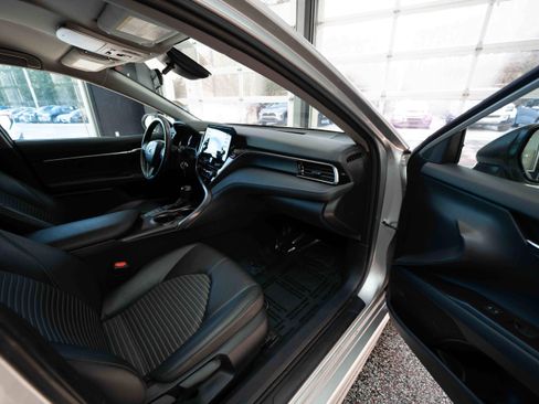 Used 2024 Toyota Camry SE image 25